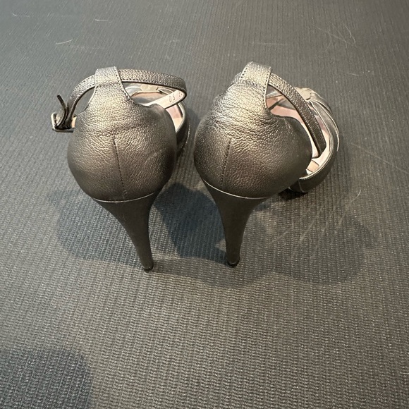 Ferragamo high heels. 9.5. Grey/silver. Great shape. Worn once. - Picture 3 of 3